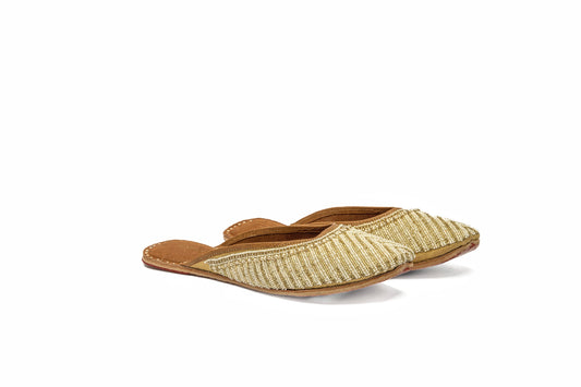 LOVE KAARI - Golden Glory Jutti