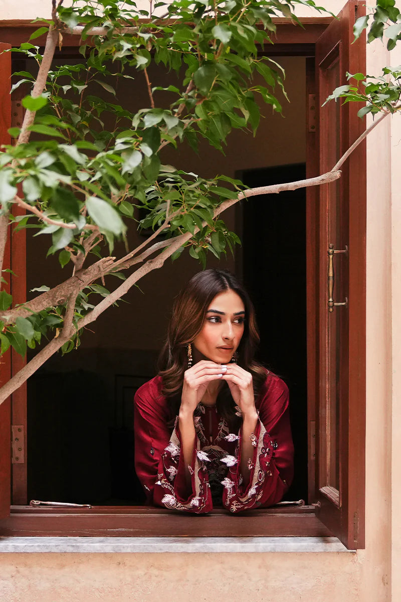 SUMAIRA KHANANI - Ruksar Red