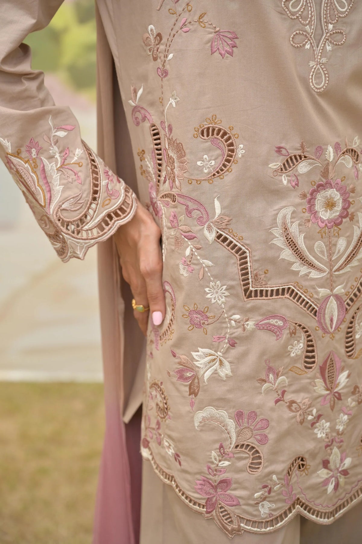ZABRIC BY ZULEKHA AND SANA - Eclair
