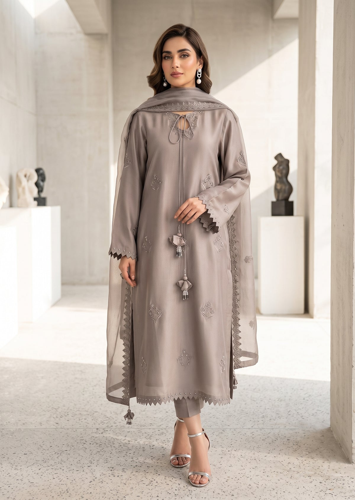 AMNA IQBAL- Zoe Grey