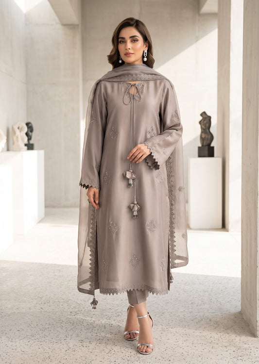 AMNA IQBAL- Zoe Grey