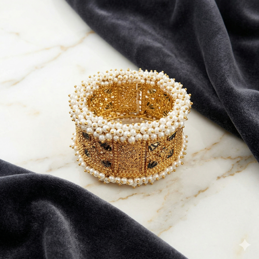 ZAHEEN KAMRAN - Bangle with Small Pearls