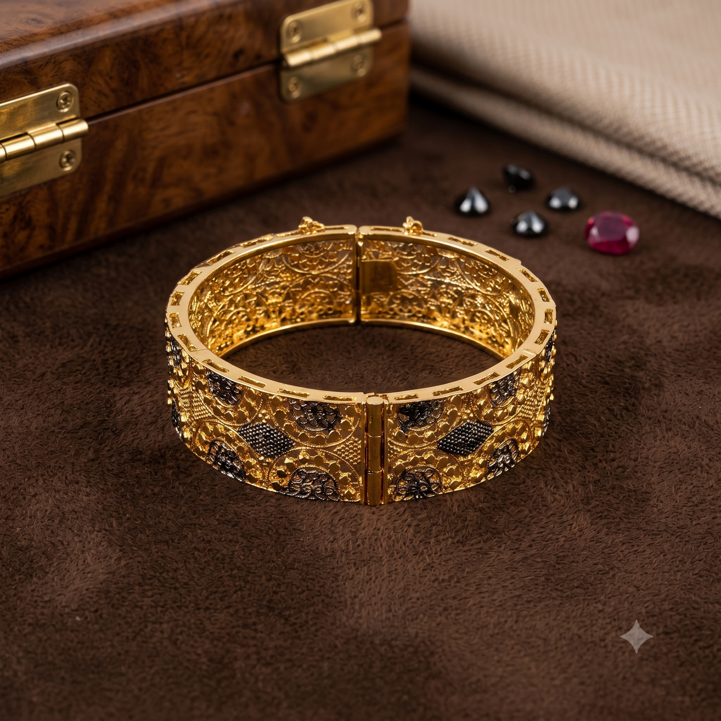 ZAHEEN KAMRAN- Bangle