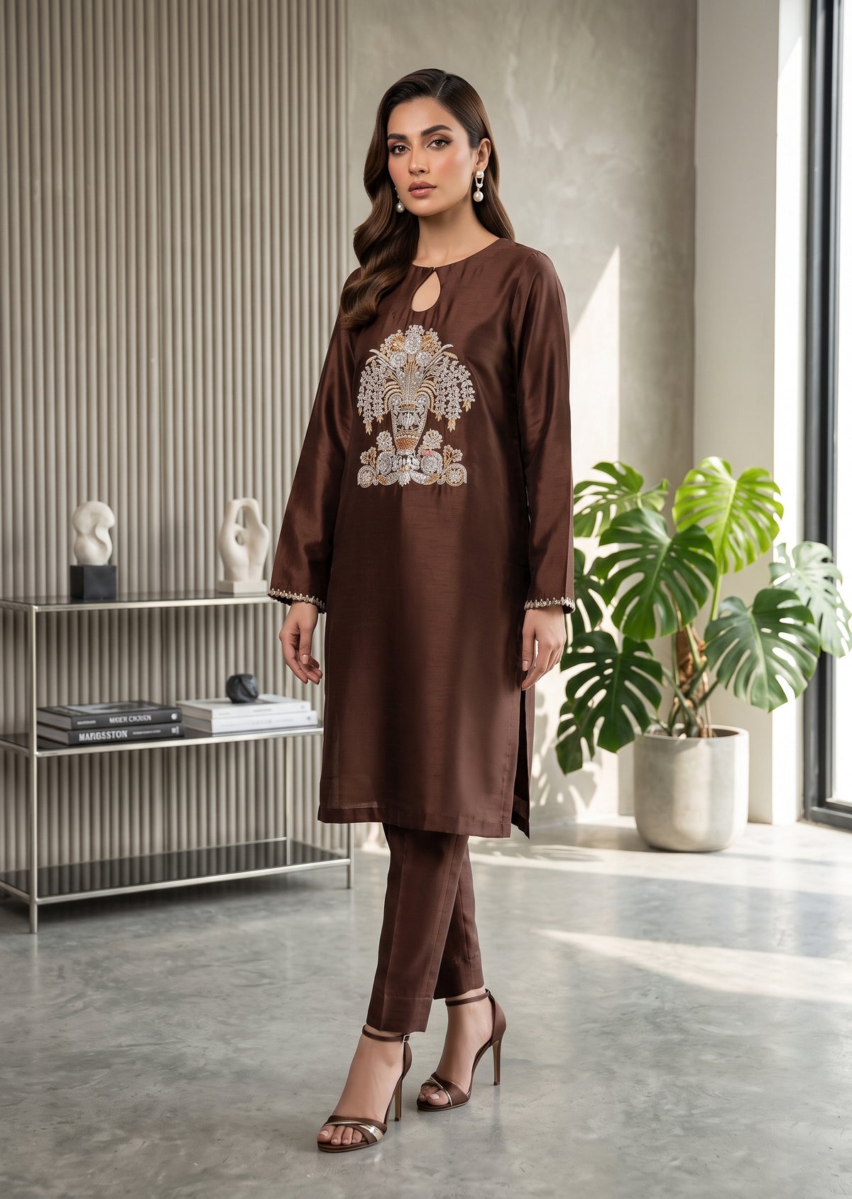 ASHJAIN SAFWAN- Short brown suit 2pc