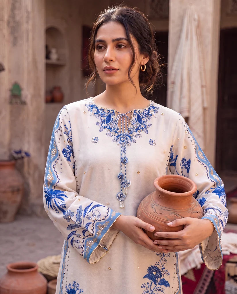 THREADS AND MOTIFS - Ivory Azure kaftan