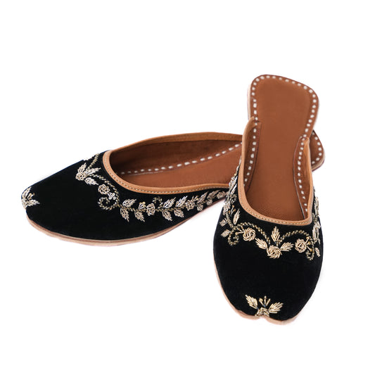 LOVE KAARI - Black Noor Jutti