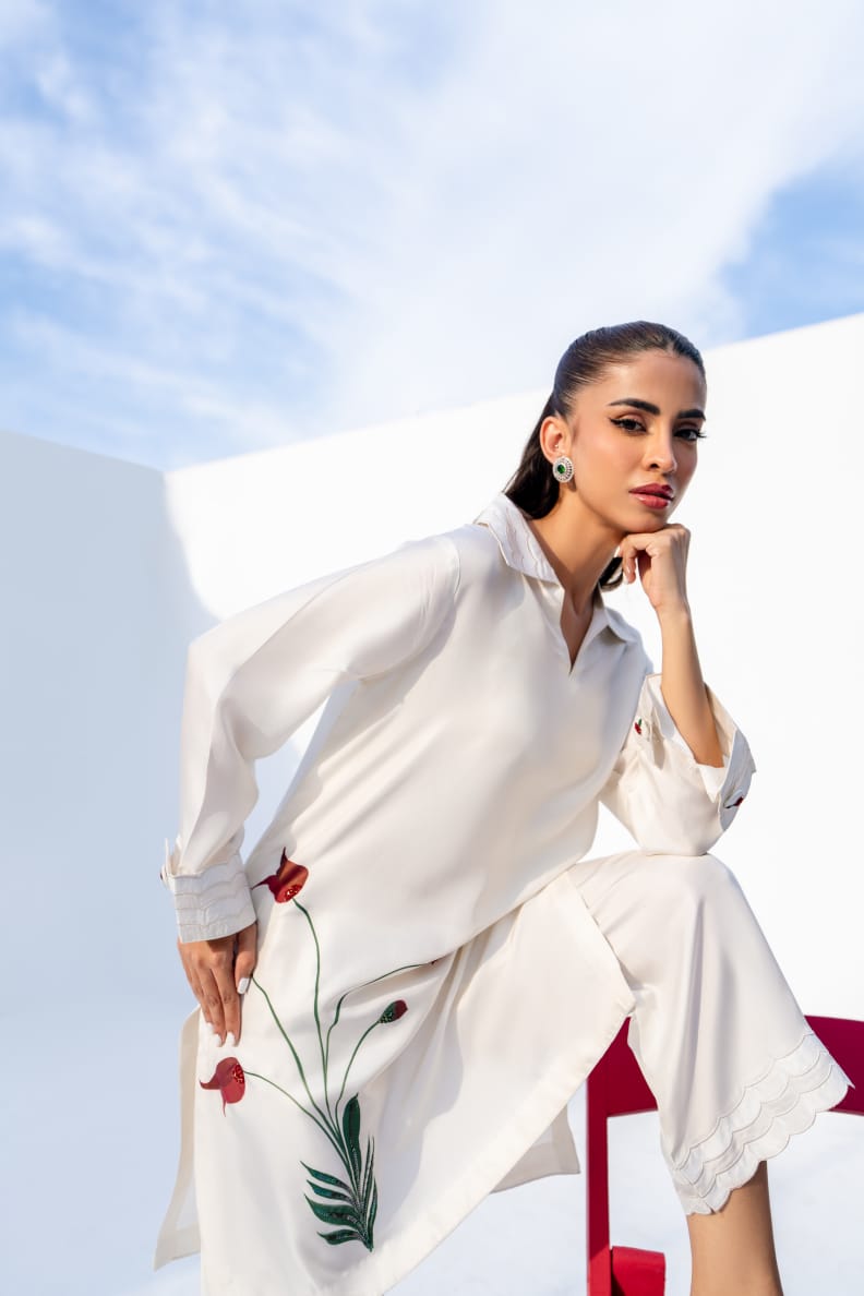 KOMAL LAKHANI - Raaha Ivory Rod Silk