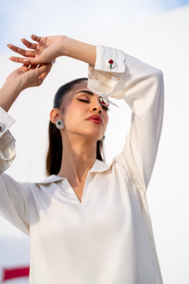 KOMAL LAKHANI - Raaha Ivory Rod Silk