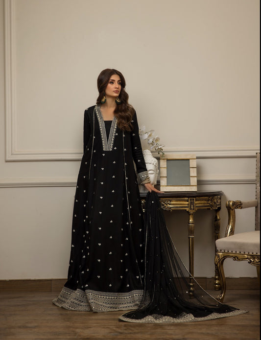 THREADS AND MOTIFS - Black Embroidered