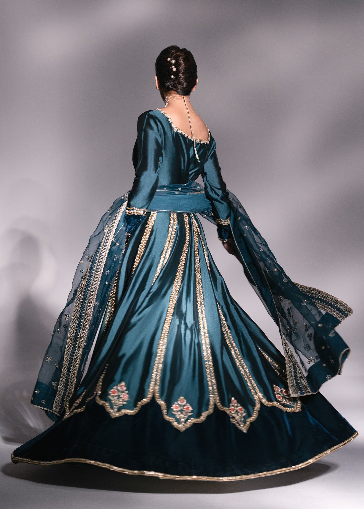 MEHAK YAQOOB COUTURE - Zircone