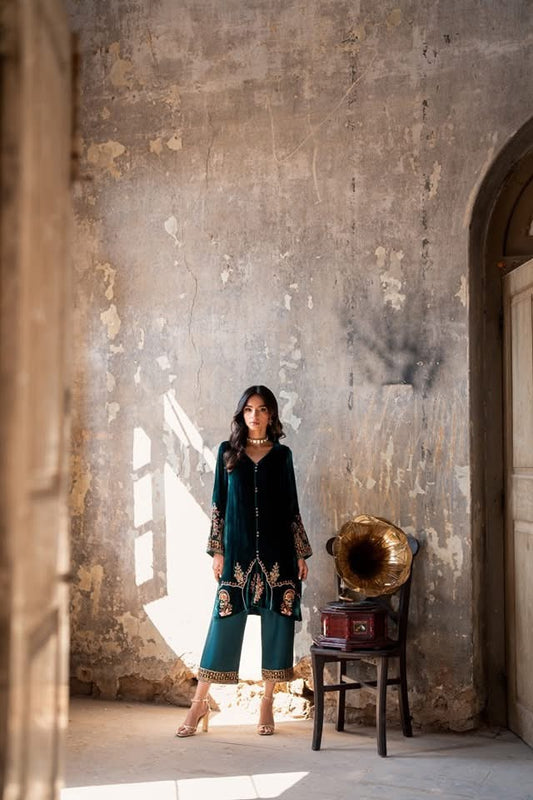 KOMAL LAKHANI - Kiran Kashmiri Green Velvet