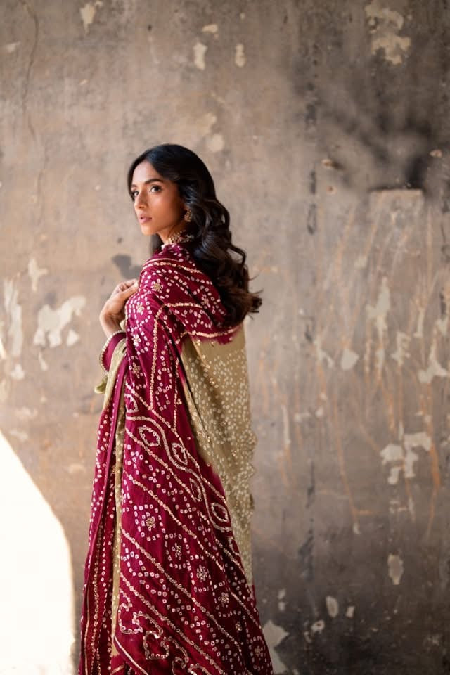 KOMAL LAKHANI - Zarina