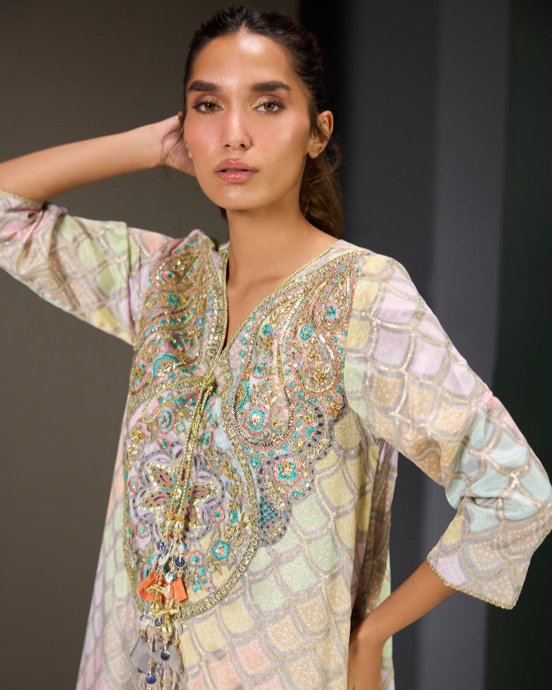 ALEENA FAREENA - Taniya