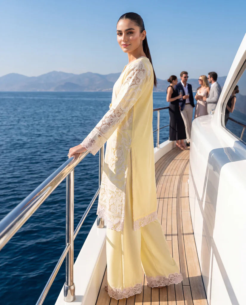 THREADS AND MOTIFS - Seafoam Elegance