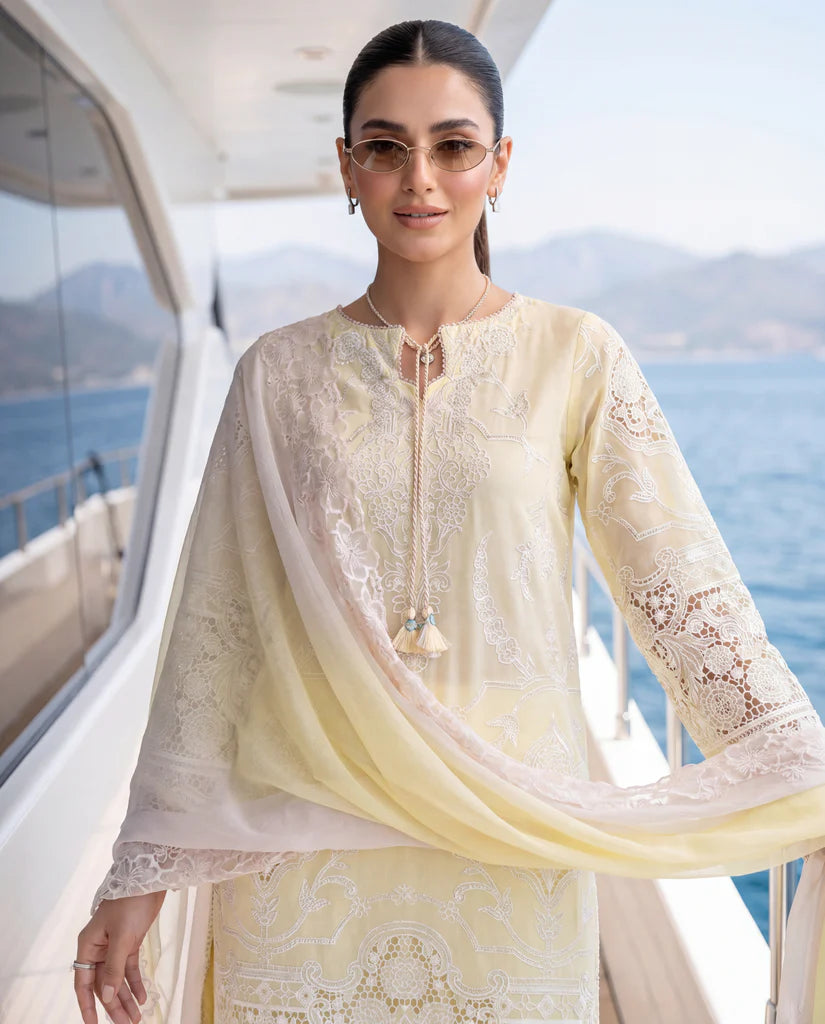THREADS AND MOTIFS - Seafoam Elegance