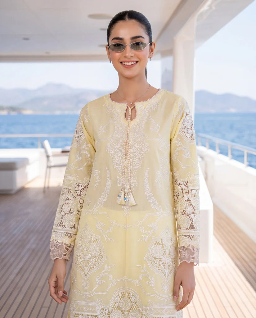 THREADS AND MOTIFS - Seafoam Elegance