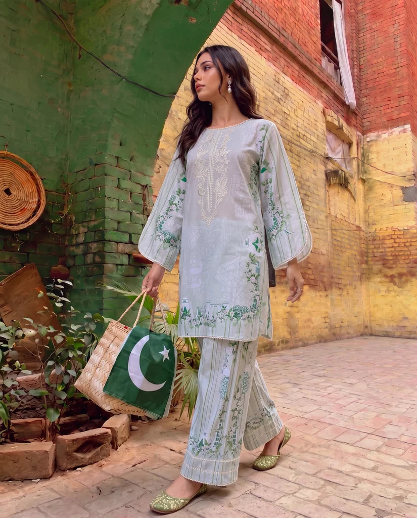 THREADS AND MOTIFS - Mint Heritage