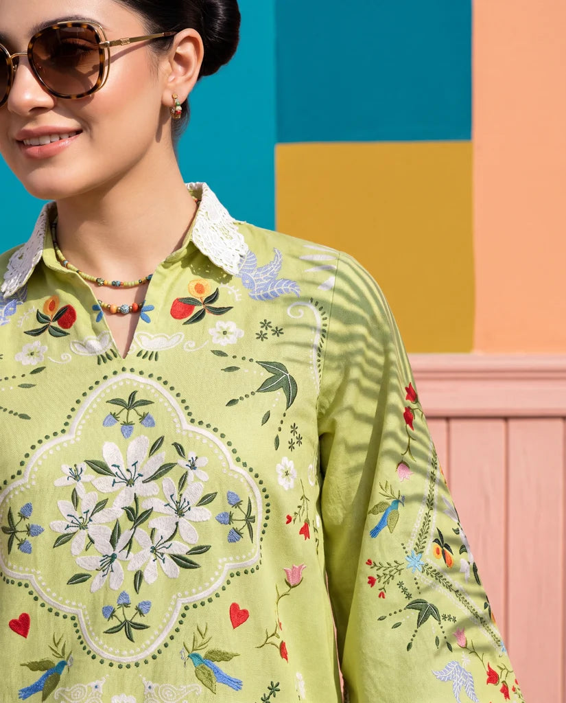 THREADS AND MOTIFS - Meadow Muse