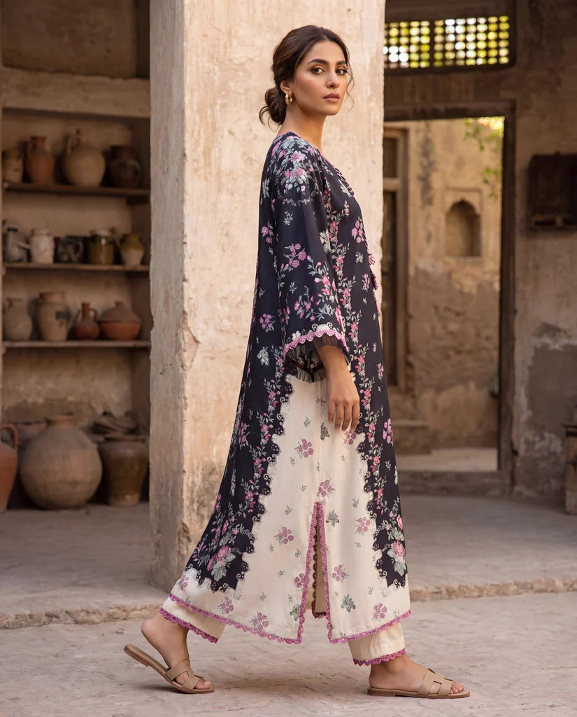 THREADS AND MOTIFS-Fleur Noire kaftan