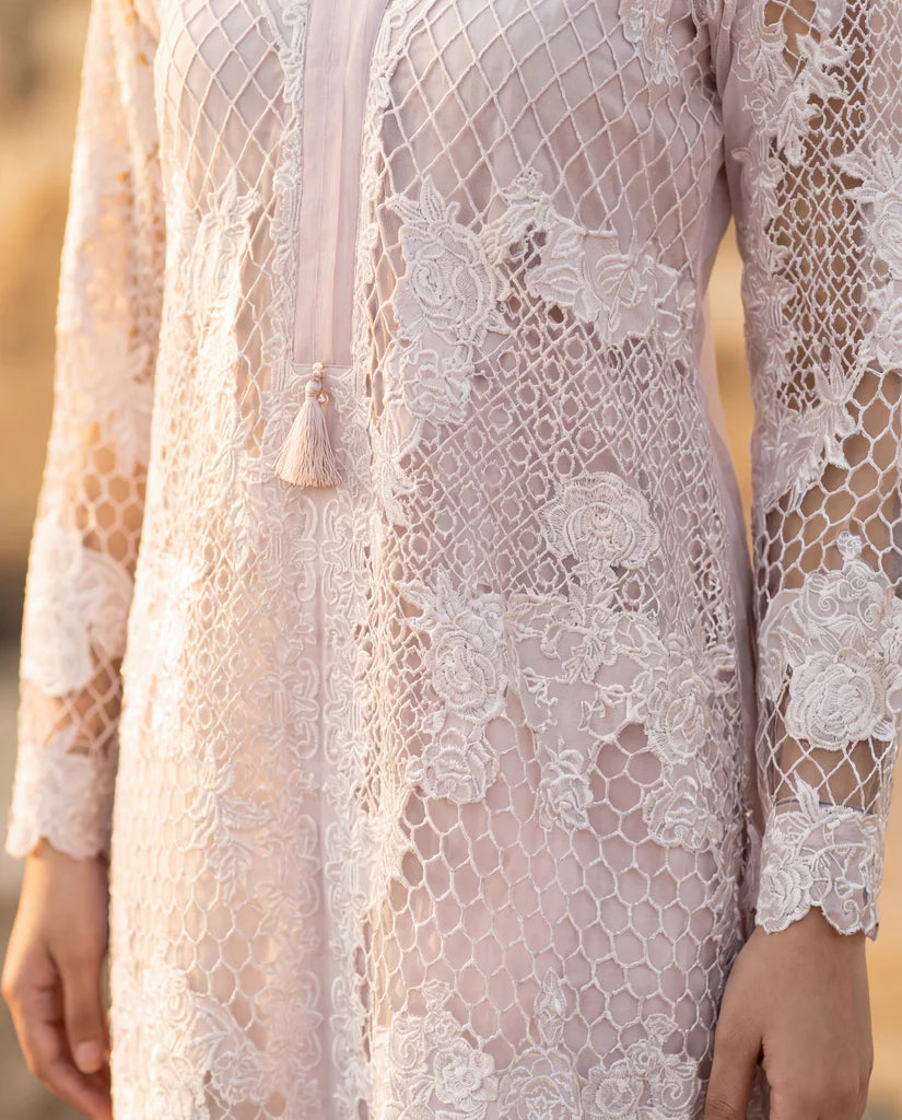 THREADS AND MOTIFS - The Alabaster Ethereal