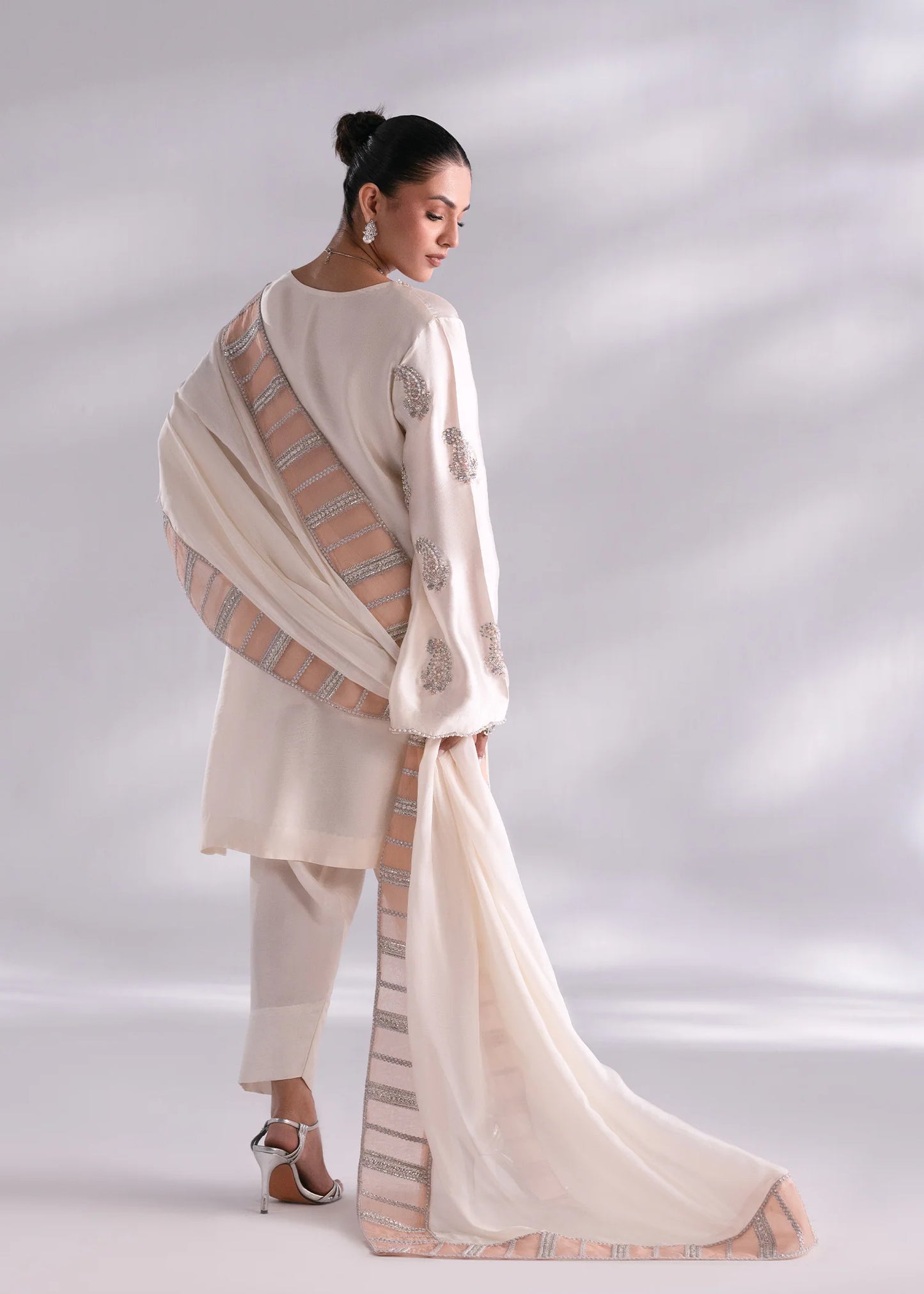 MEHAK YAQOOB COUTURE - Opal
