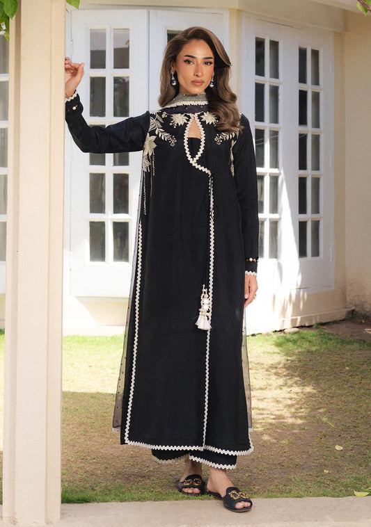 ZAINAB ZULFIQAR - Maya Black