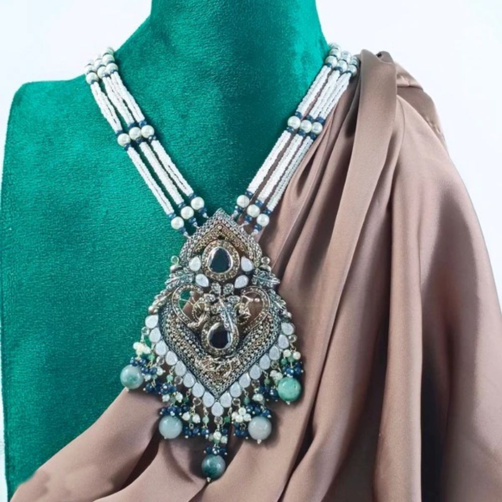 ZAHEEN KAMRAN - Emerald  Silver Set
