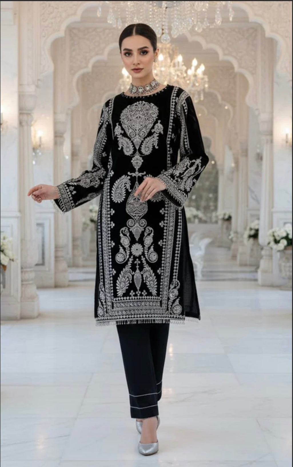 THREADS AND MOTIFS - Velvet Soiree