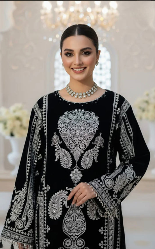 THREADS AND MOTIFS-Velvet silver