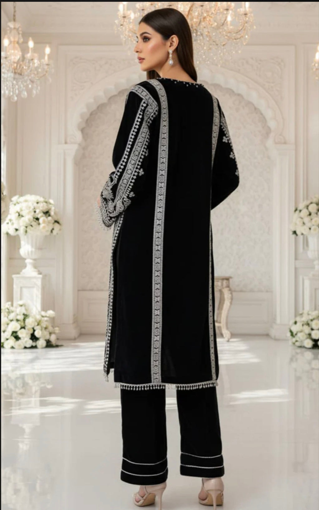 THREADS AND MOTIFS - Velvet Soiree