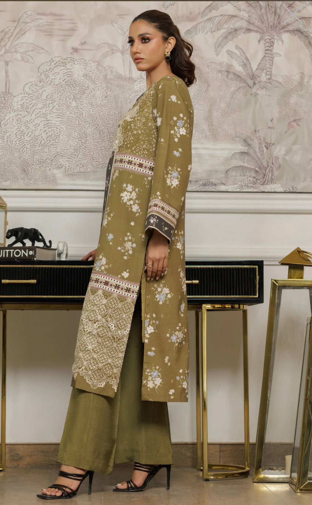 THREADS AND MOTIFS - Avocado jacket w/inner