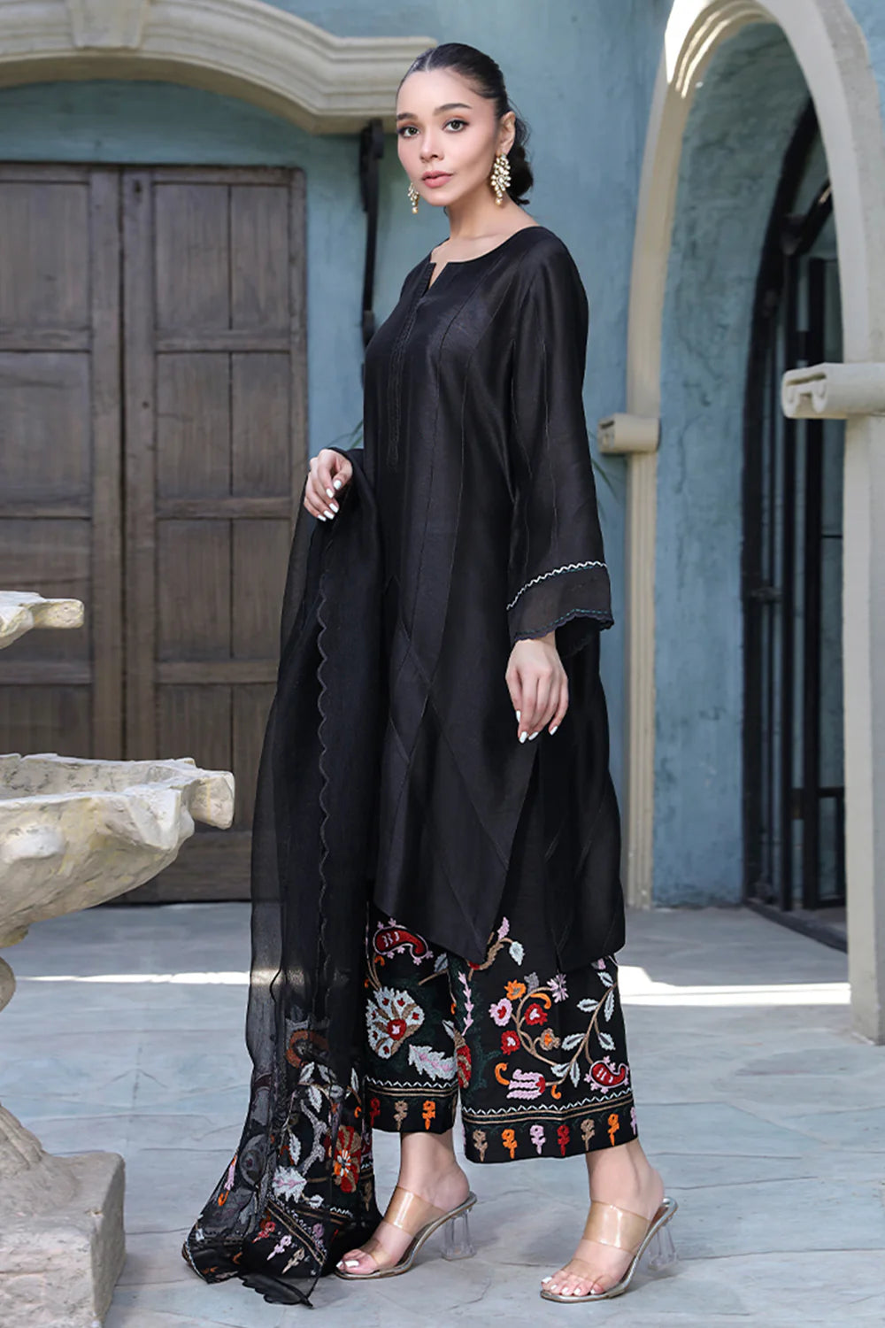 SEEMA IFTIKHAR - Cyra