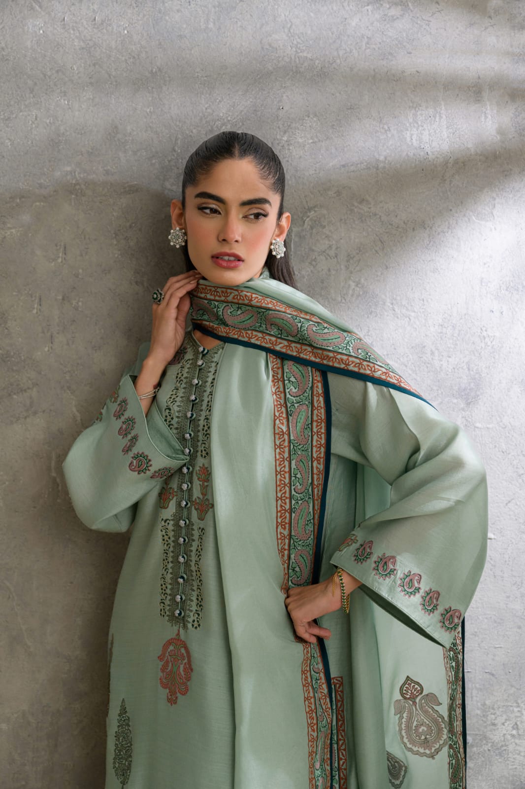 KOMAL LAKHANI - Terra Mint Royale