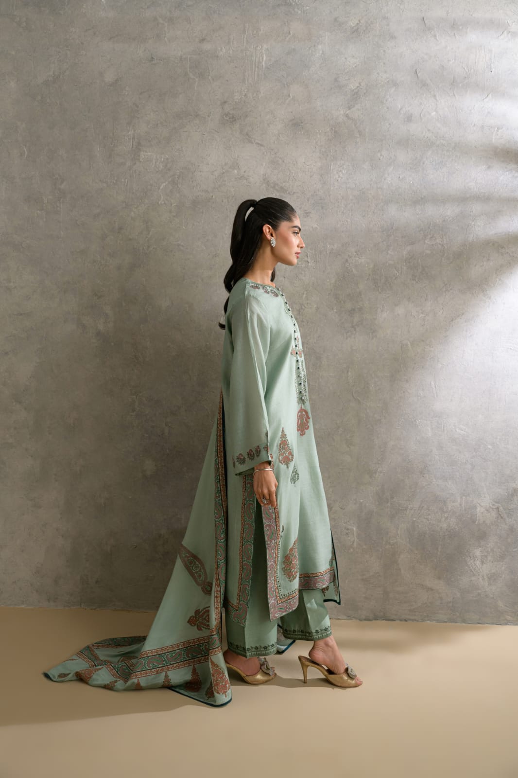 KOMAL LAKHANI - Terra Mint Royale