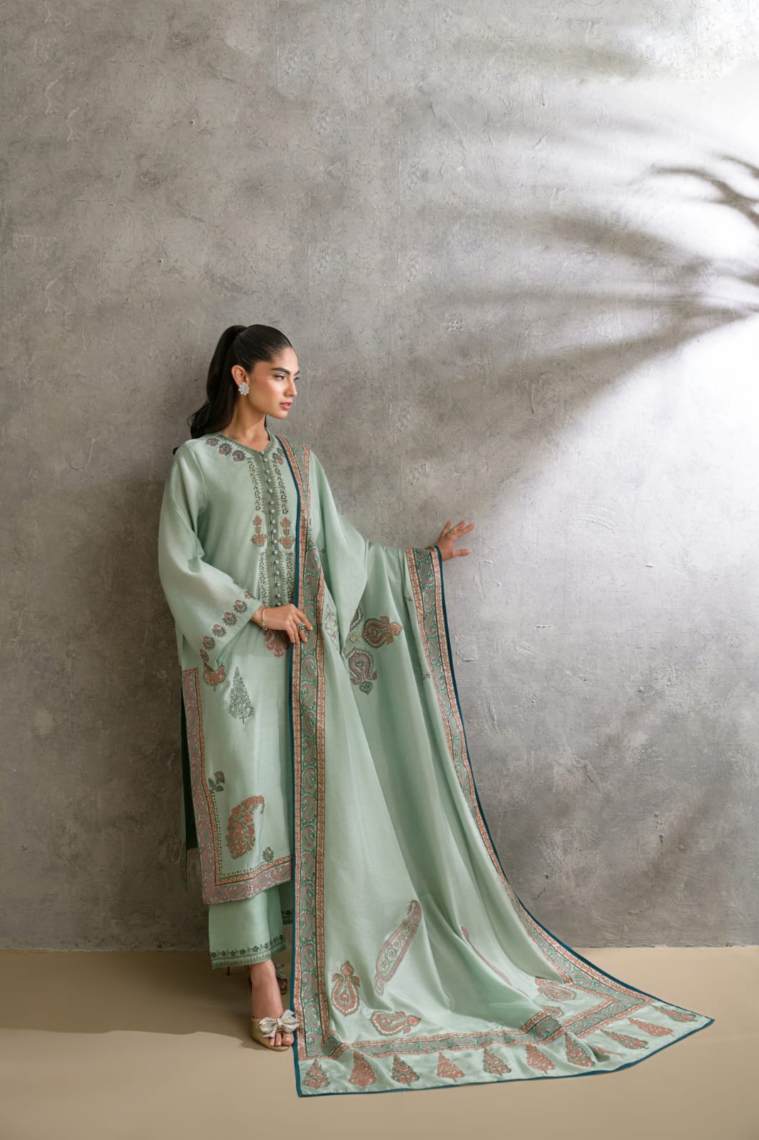 KOMAL LAKHANI - Terra Mint Royale