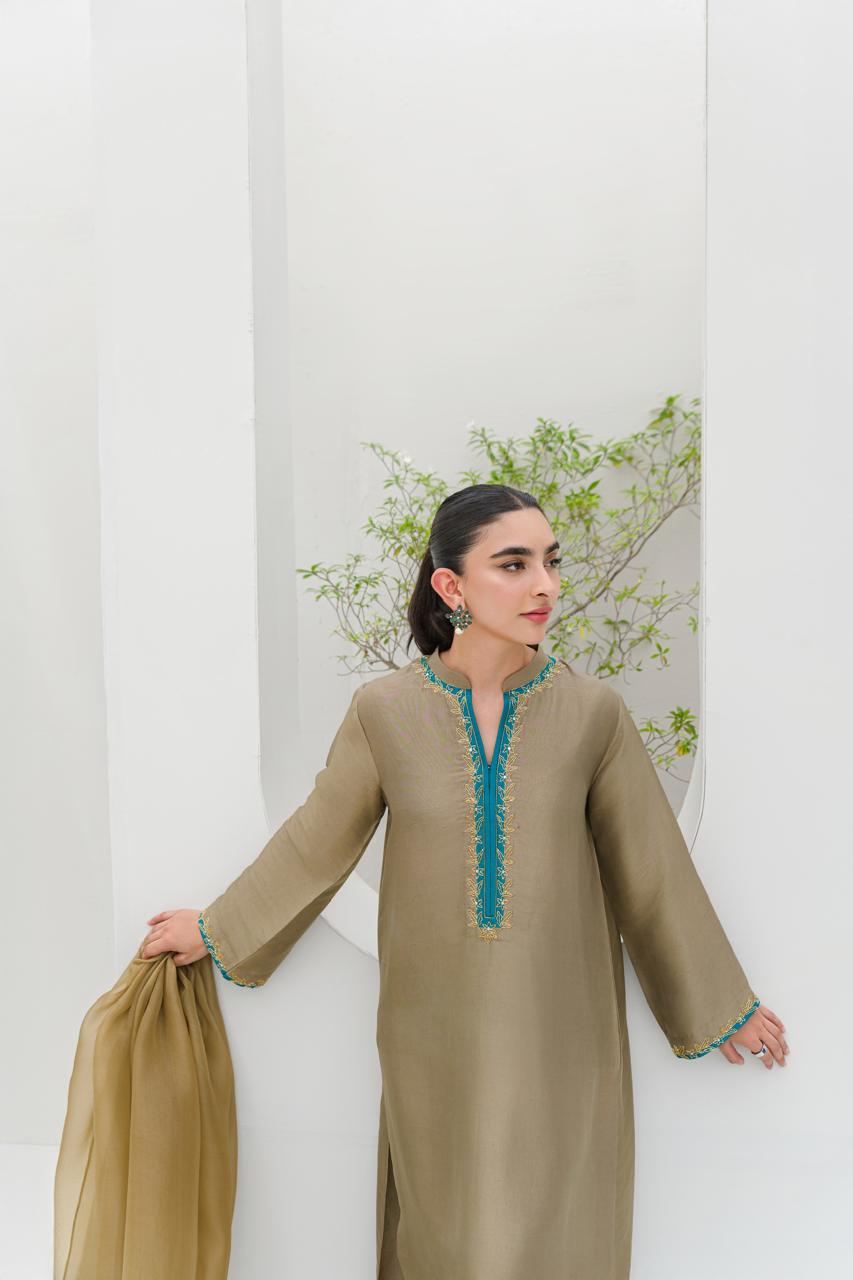 AMNA IQBAL - Amaya Olive Green