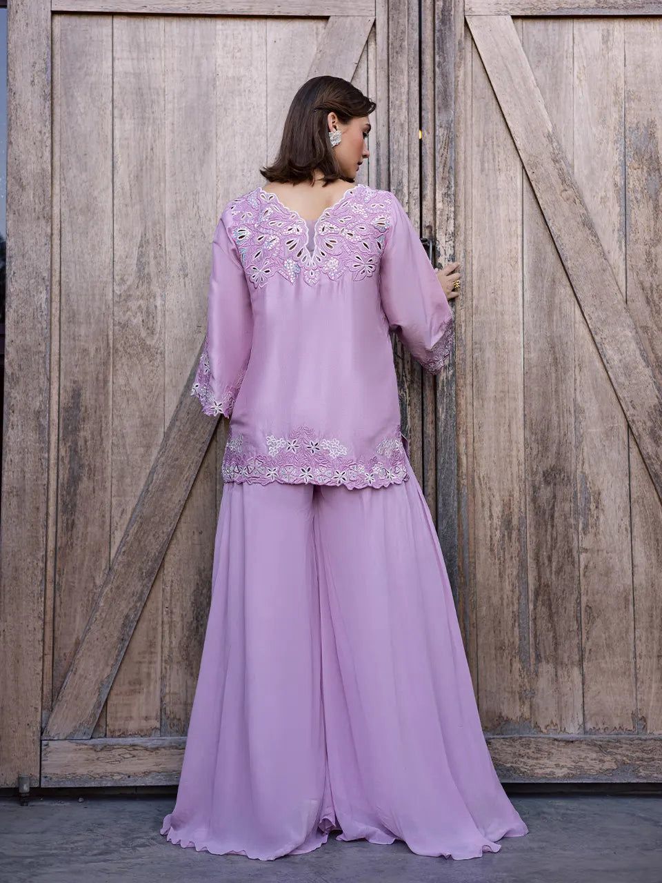 FARAH ZUBAIR - Amaya