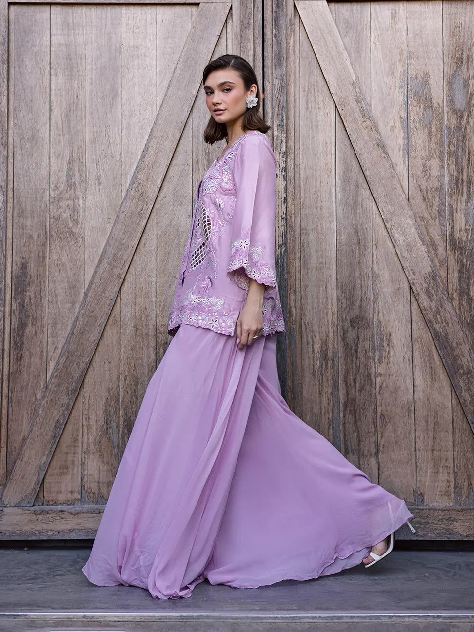FARAH ZUBAIR - Amaya