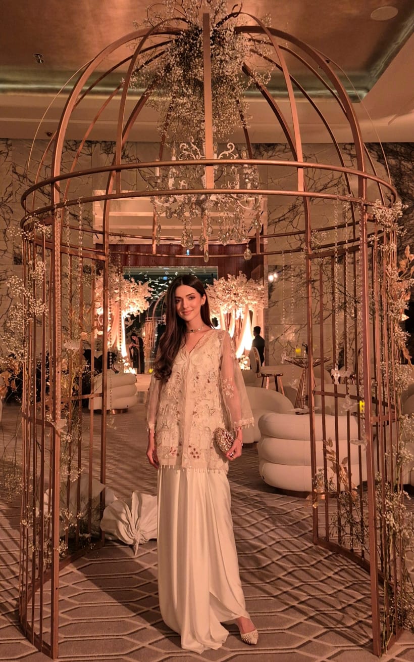 FARAH ZUBAIR - White Swan