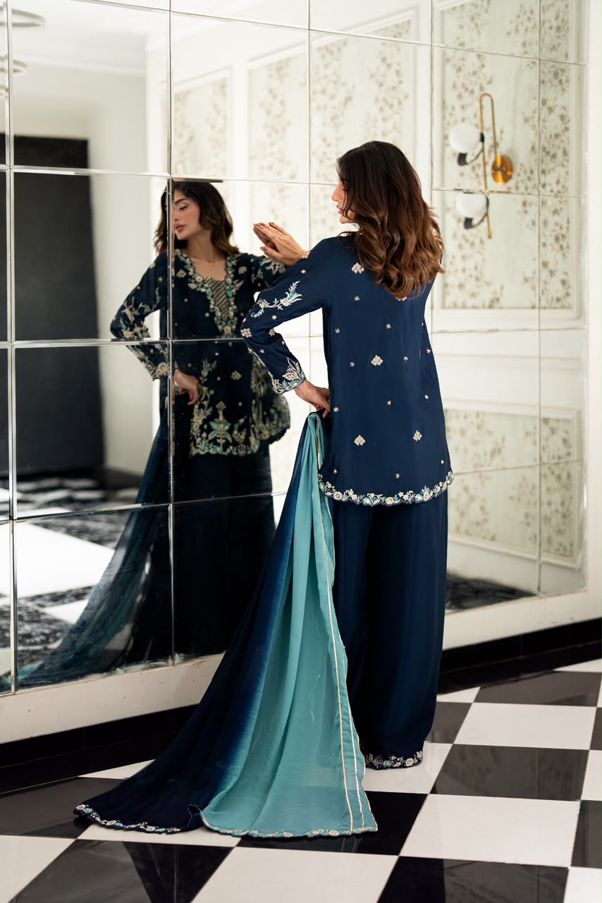 HAFSA MALIK- Safari