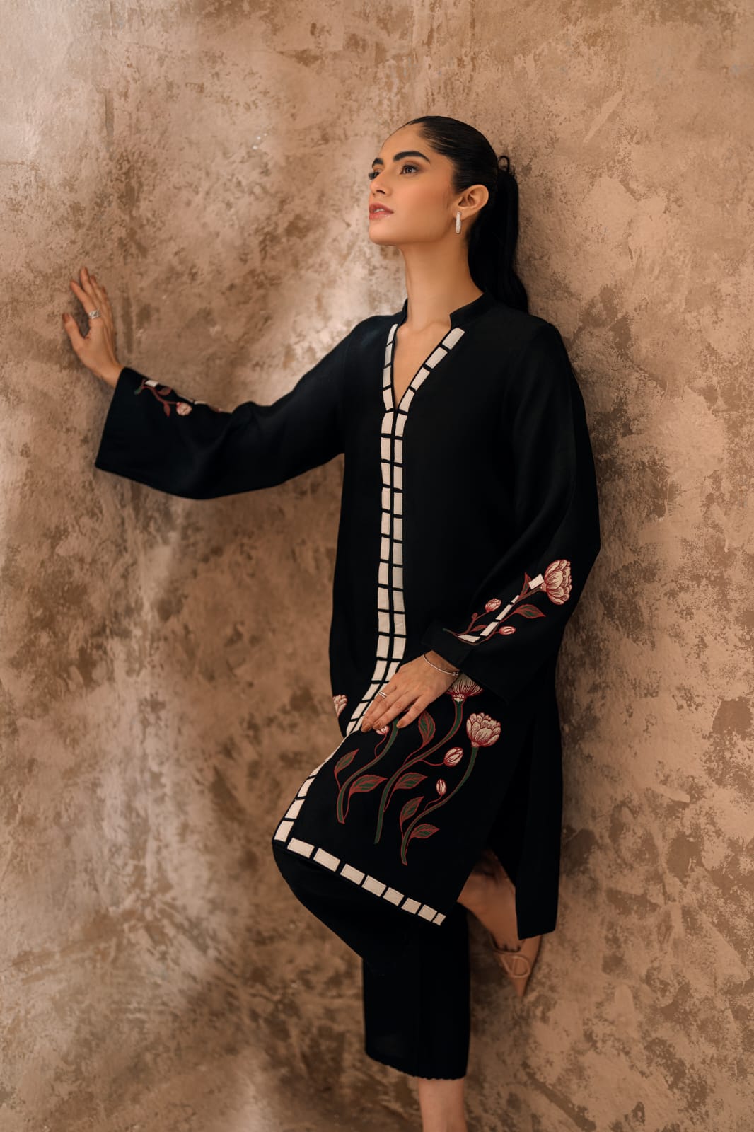 KOMAL LAKHANI -Black color Screen print