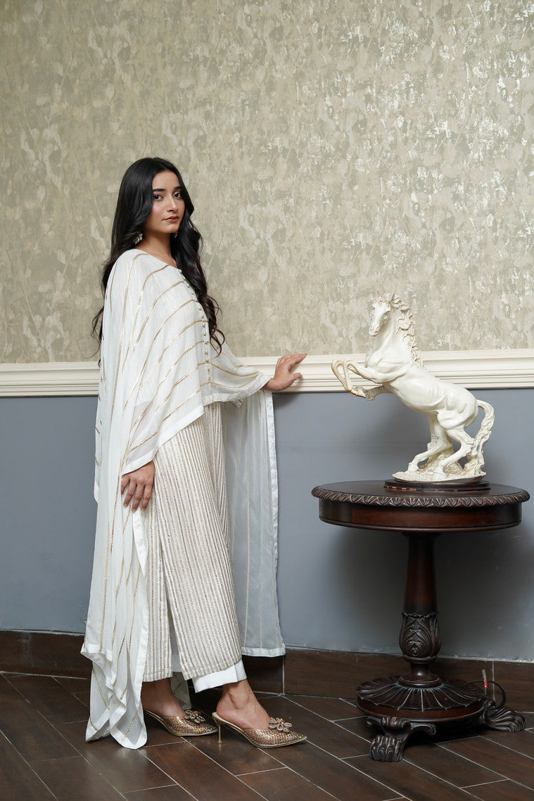 ASHJAIN SAFWAN - White with attached Cape