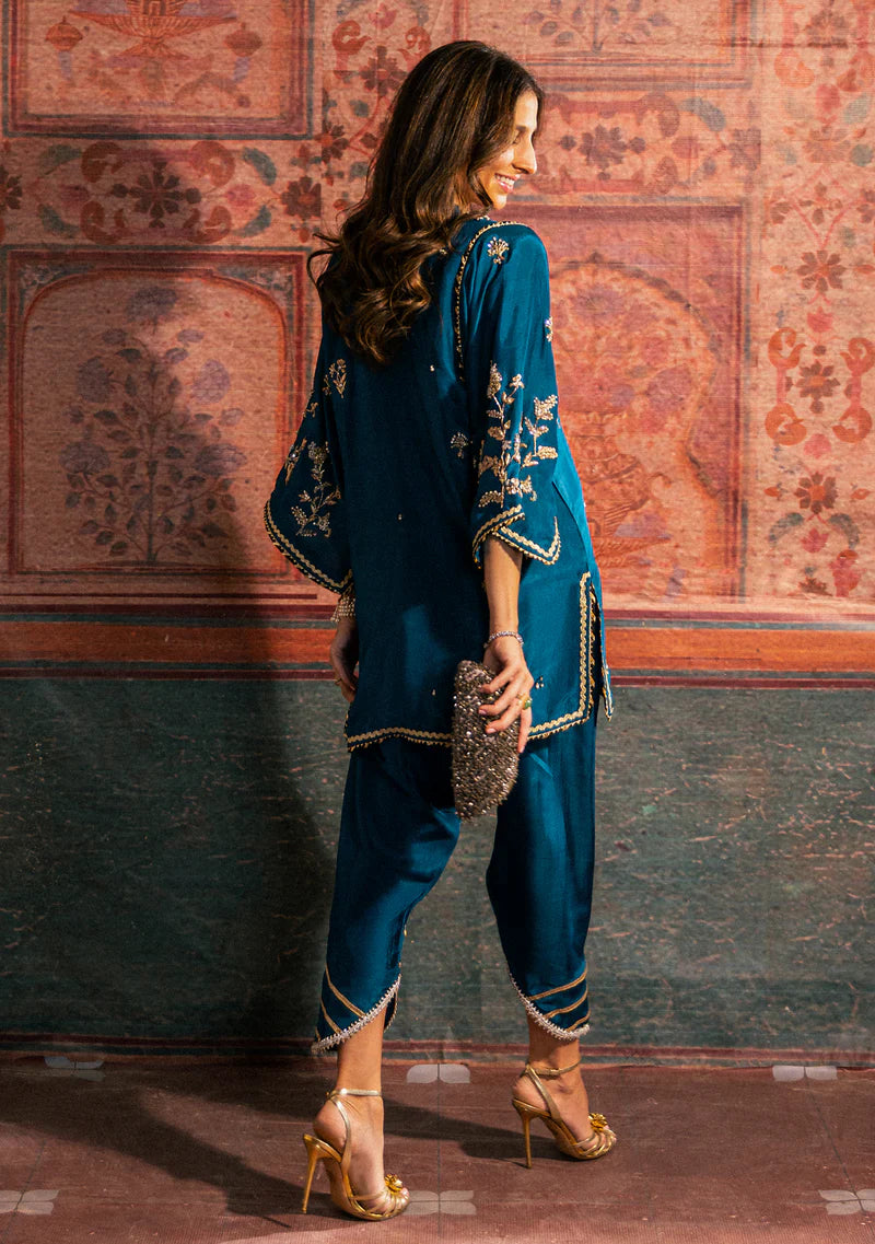 ZAINAB ZULFIQAR - Firouzeh