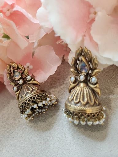 VINANTI MANJI JEWELRY - Antique pair of earrings