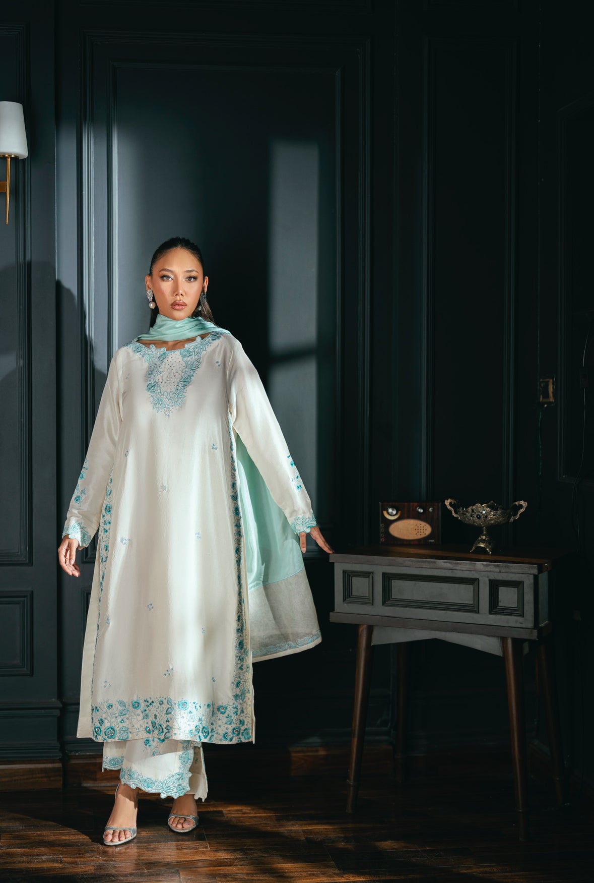 FARAH ZUBAIR - White Rawsilk
