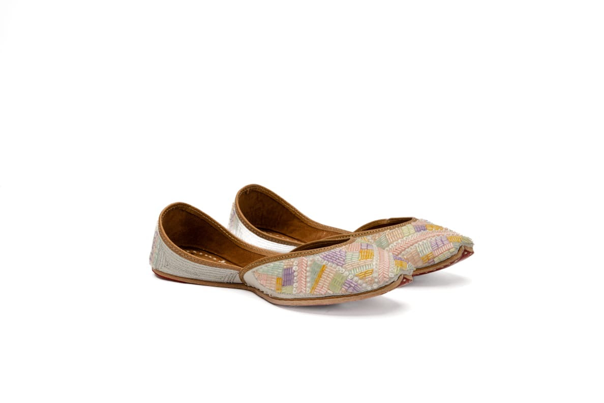 LOVE KAARI - Bling wing jutti Lilac