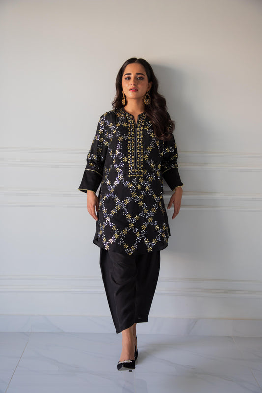 ASHJAIN SAFWAN - Black Kamdani (Farshi Shalwar)
