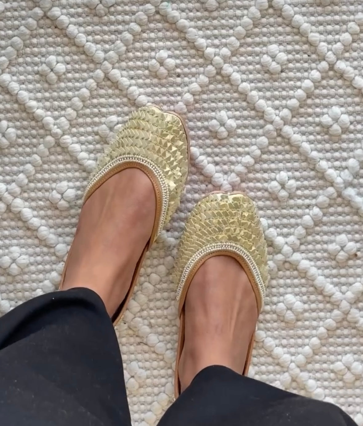 LOVE KAARI - Champagne Gold Wonder Jutti