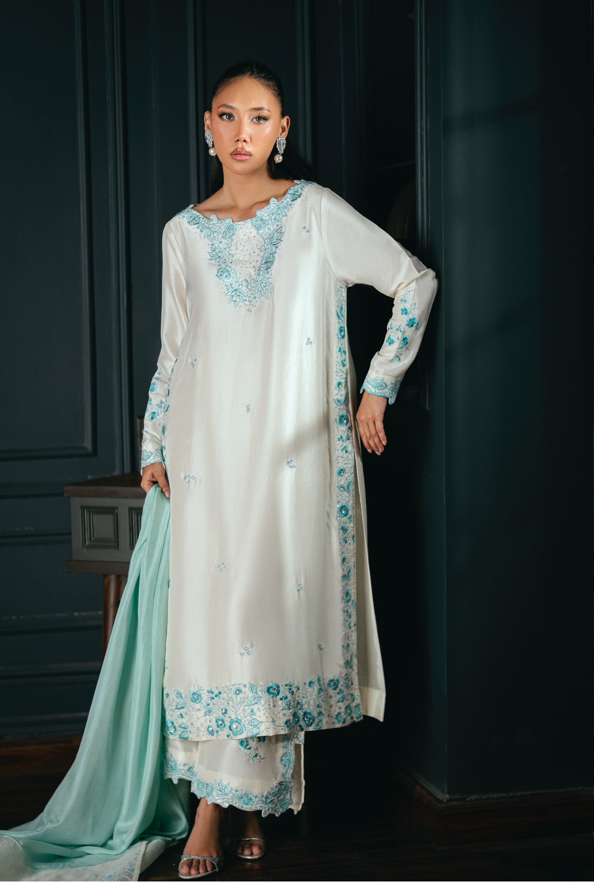 FARAH ZUBAIR - White Rawsilk