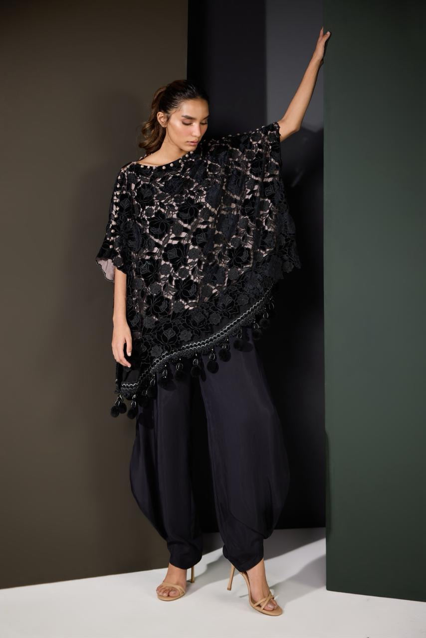 ALEENA FAREENA - Black Lace Poncho